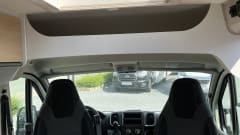 2p Sunlight bus uit 2026