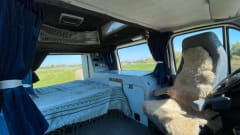 Cruiser – 2p Ford bus from 1999