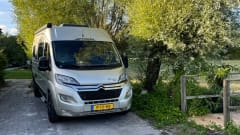 Gouden koets – An almost new Possl 2Win Plus camper from 2020, Euro6 and 141 hp