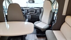Madame Ooievaar – 5p Ford semi-integrated from 2024