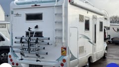 Spacious 6/7 person Ford Rimor Superbridge with all amenities!