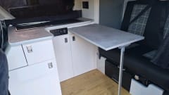 VEL – Toyota campervan met 2 slaapplaatsen uit 2009