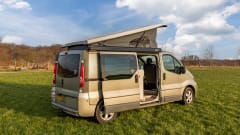 Roza – 4p Renault Camperbus from 2011 - suitable for almost any adventure!