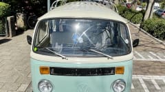 Pistache – Classic VW T2 Panorama bus