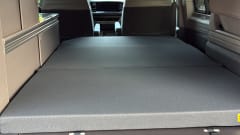 Camper Volkswagen per 4 persone, modello 2026.