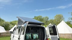 Sylvie – Wonderful VW T6 Camper with Poptop and Newly Fitted Interior!