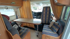 Hymie – Camping-car Hymer 4 places intégré depuis 2007