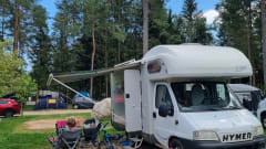 Compact 4p Hymer alcove with bunk bed