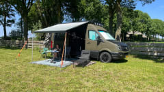 Legergroene STOERE VW Crafter 2015