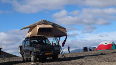 Land Rover Discovery with roof tent!
