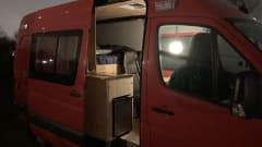 Schönes Feuerwehrauto für 4 Personen mit einem schönen Doppelbett