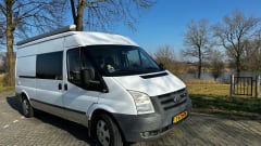 Henry – Trendy, 2-3 person off grid camper bus, suitable for all seasons!