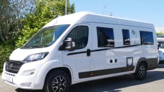 4-person Carado bus from 2020