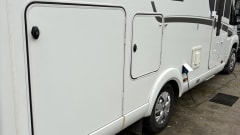 2p Hymer semi-integrated uit 2015