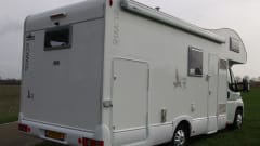 Riviera Garage – Beautiful Ford Riviera for 6 persons with XXL garage