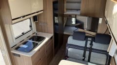 Luxurious & Compact 6-person camper with bunk beds