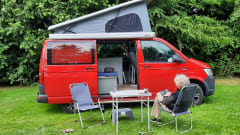 Compact camper van with round seating Volkswagen VW T5 TDI