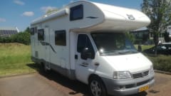 JoEliday – Spacious family camper with oven and air conditioning