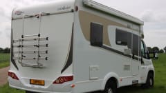 Compact! – Compact camper of 560 length with air conditioning Flash 02