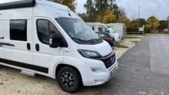 Cara – Van (6 m) from Weinberg with pop-up roof for rent