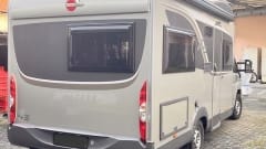 Goldie – Bürstner Ixeo IT 664, Standklima, AHK, Markise, Hubbett