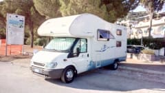 Mycamper – 6-seater attic camper with air conditioning