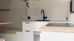 Karel – On an adventure in a great DIY bus camper