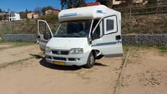 Viervoeter vriendelijk – 4p Adria Mobil semi-integrated from 2005