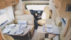 Camper 1 – Spacious and luxurious 6-person camper incl. Playstation 4