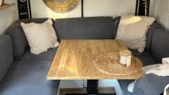 2p Peugeot bus uit 2010