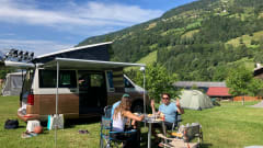 Callie – 4p Volkswagen bus uit 2022