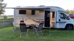 Luxury 5-person camper