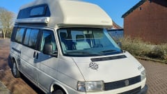 Bossanova – 4p Volkswagen bus from 1995