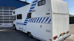 Motorcross / wegmotor  – Mercedes-Benz Alcove a 4 posti del 1987