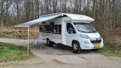 Dolly – Luxury camper with plenty of storage space.