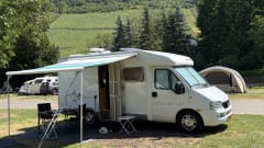 Gepflegtes, zuverlässiges und kompaktes 4-Sitzer-Halbintegriertes Wohnmobil aus dem Jahr 2002