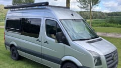 Luxe VW Crafter Automaat | Nieuw interieur | Comfort voor 2-3 personen
