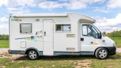 Compact semi-integrated motorhome