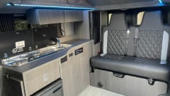 Renault Traffic SL Campervan 4 Birth