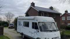 B544 – 5p Hymer integrated uit 1999