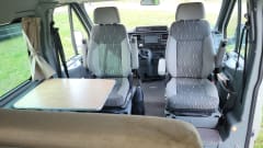 Nuggie – 4-5 seater 2008 Ford Nugget with high roof 