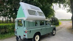 The Northumbrian Rover – 4 berth Land Rover rooftop from 1967