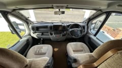 Jeffy – Jeffy – Low-Mileage, Fully Stocked Motorhome, Sleeps 6 Including Insurance!