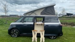 VW ID.Buzz (blue/white) eVentje