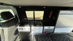 YR71KTO NOMAD LONDON – 4 Berth Nomad Camper LONDON - ROMFORD