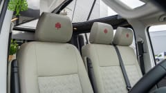 Volkswagen campervan met 4 slaapplaatsen vanaf 2024