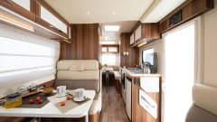 Jenny – 6 berth automatic Rollerteam 747