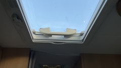 Coco  – 6 person family camper with air conditioning