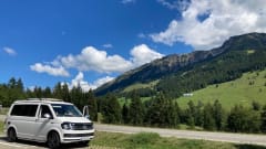 Loretta – Loretta VW T6 Campervan, Pop top roof 4 berth (5 seater).