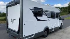 Glamper Camper! – Deze Mobilvetta, wielen-hotel! Wendbaar comfort. Beste van 2 werelden!